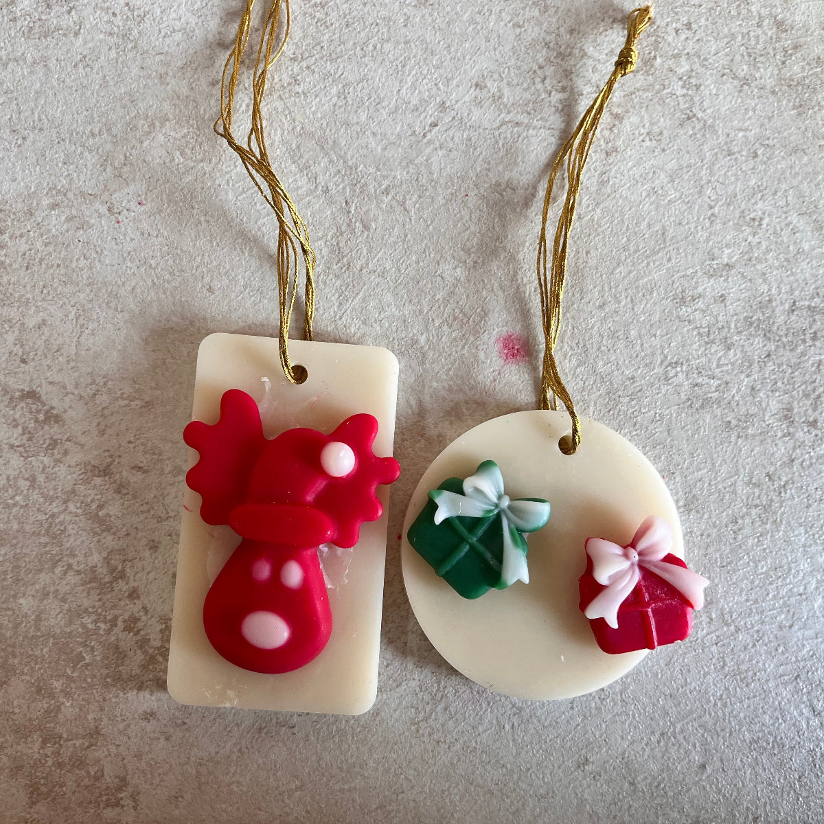 Christmas Wax Sachet / Wardrobe Freshener - Cinnamon & Pine - Secret Santa Gift / Stocking Stuffer