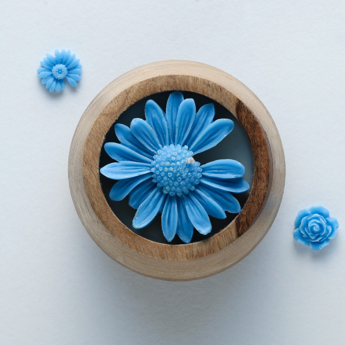 Hand-poured Soy Candles in Natural Wood - Aqua