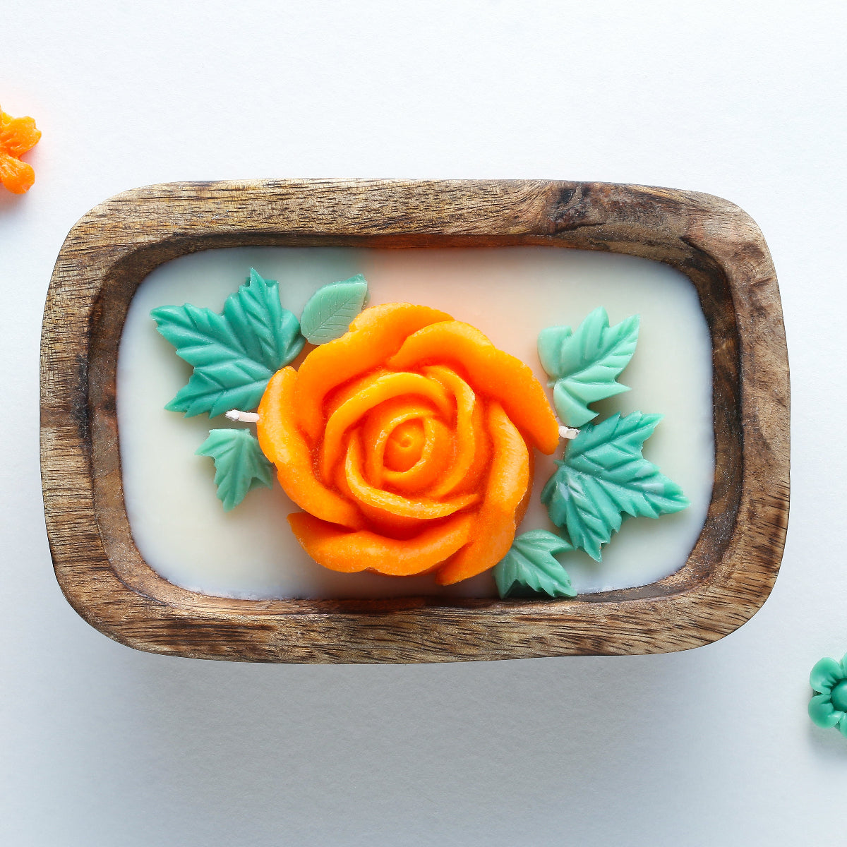 Hand-poured Soy Candles in Wooden Tub - Lily/Oudh Fragrance